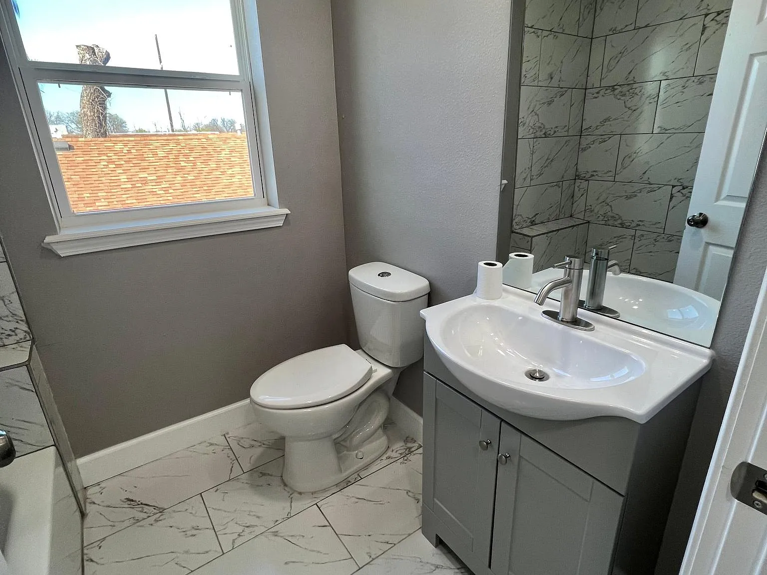 332 S Yorktown Ave — Photo 4