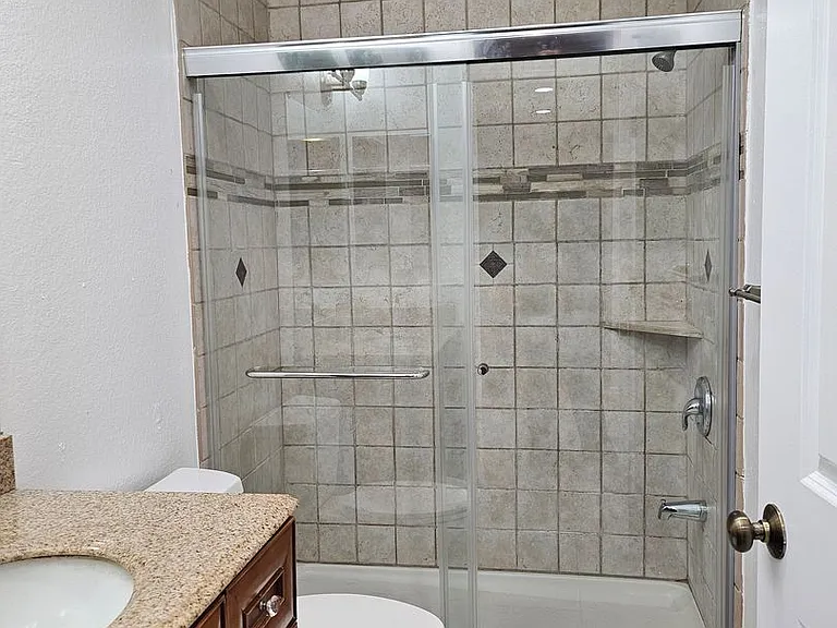453 Ivy St — Photo 33