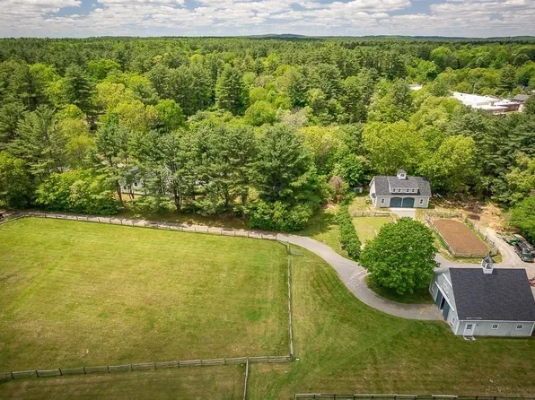 19 Main St, Boxford, MA 01921