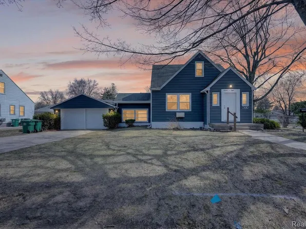 1108 Helen St, Garden City, MI 48135