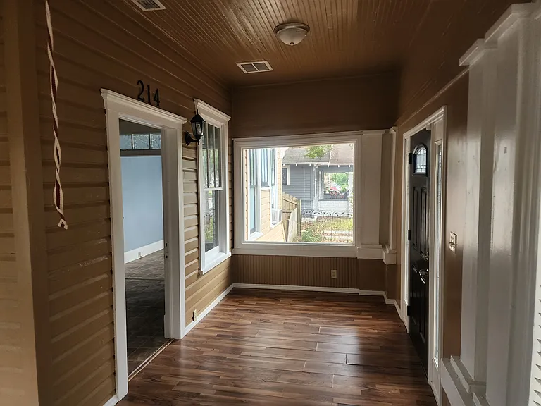 214 Cresap St — Photo 11