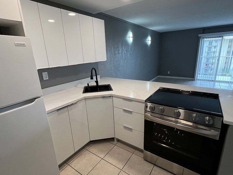 1st image of 801 NW 47th Ave #819