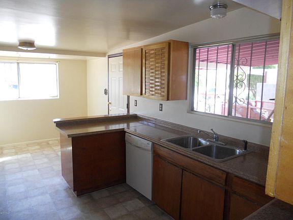 4th image of 3122 W Calle Toronja