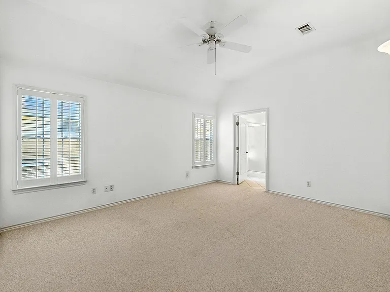 125 Melissa Ct — Photo 17