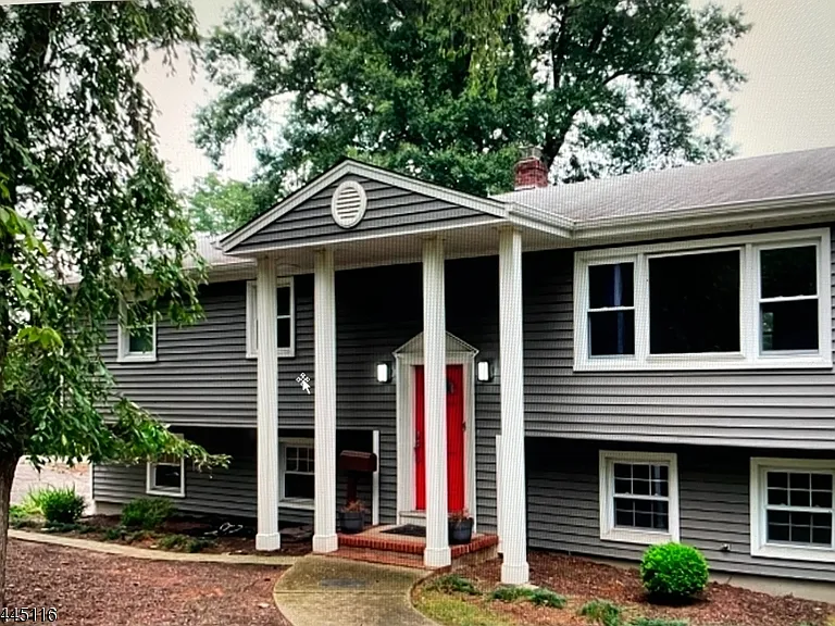 1 Tudor Ter — Photo 2