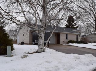 333 Highview Ct, Algoma, WI 54201