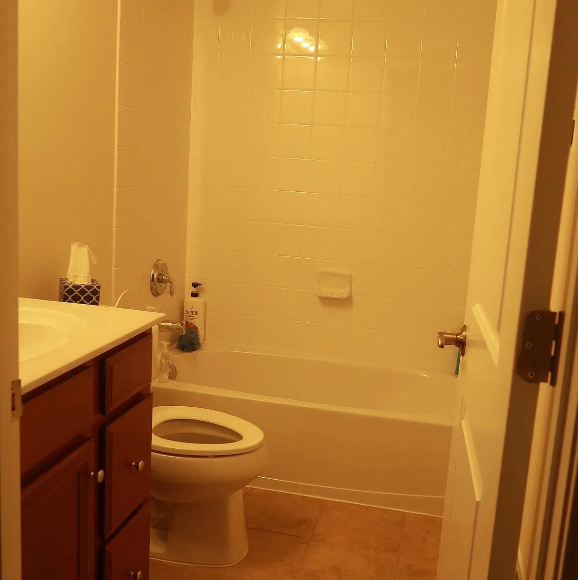 1 bed, 2300 sqft, $1,000 — Photo 4