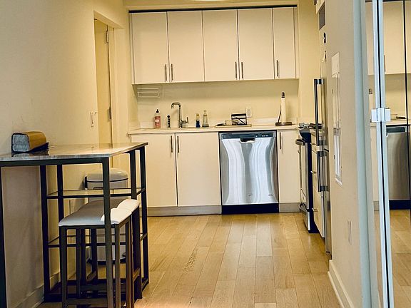 3rd image of 959 1st Ave APT 4B
