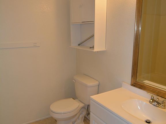 5th image of 32305 Rancho Vista Dr APT 4