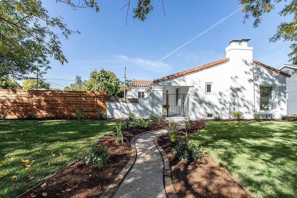 501 Olive Ave photo 1