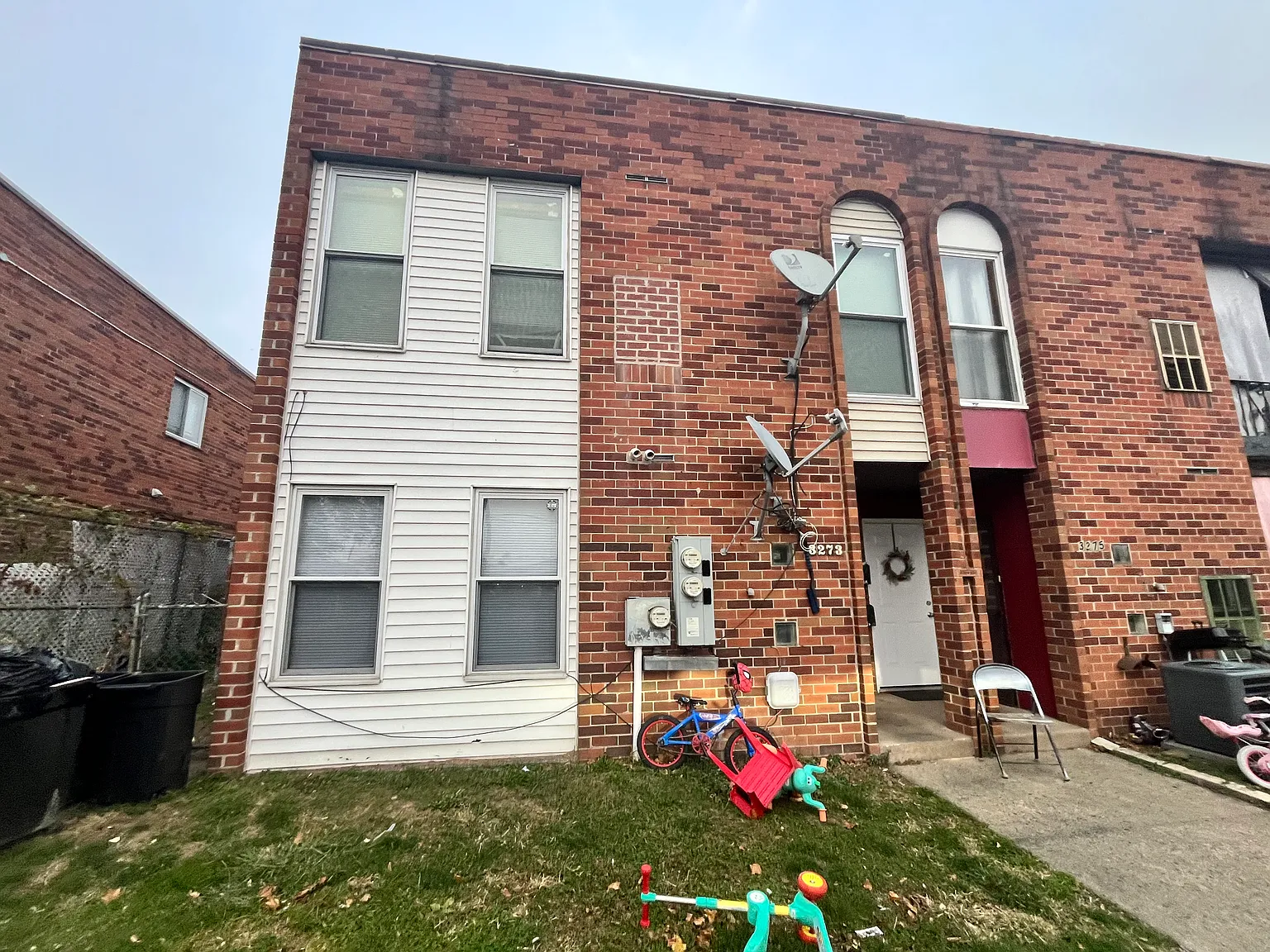 3 bed, $1,700 — Photo 1