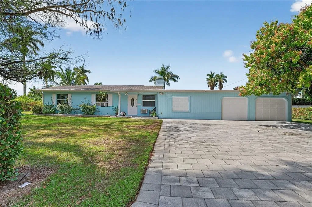 4 bed, 1.5 bath, 1738 sqft, $6,200 — Photo 2