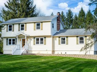 30 Stephen Dr, Hopewell Junction, NY 12533