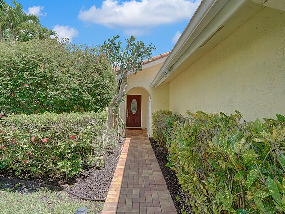 4th image of 1330 NW 22nd Avenue