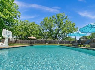 215 Jefferies St, Lindale, TX 75771