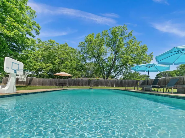 215 Jefferies St, Lindale, TX 75771