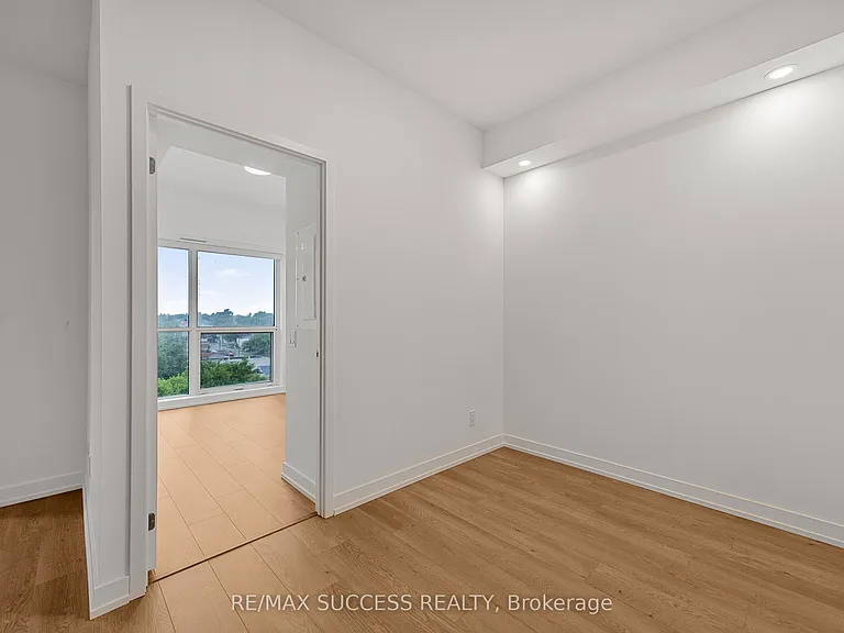 181 Sheppard Ave E #718 — Photo 10