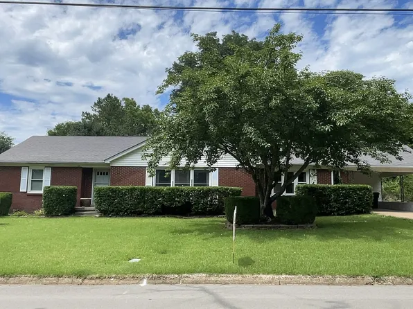 544 E Madison St, Pulaski, TN 38478