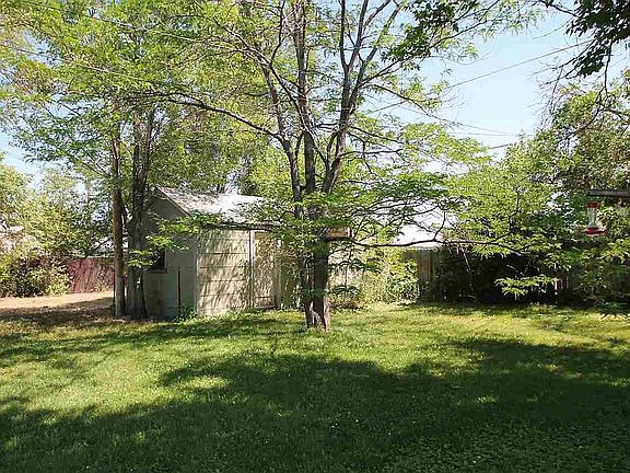 4th image of 305 E Madison Ave