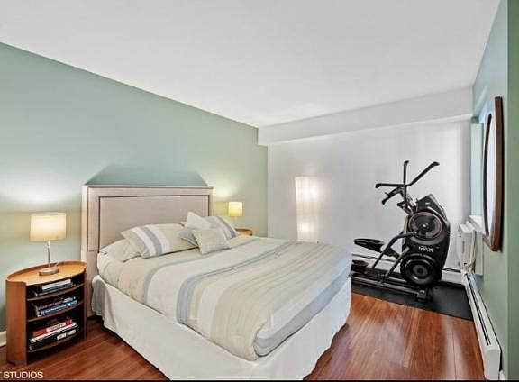 3rd image of 644 W Arlington Pl APT 3E