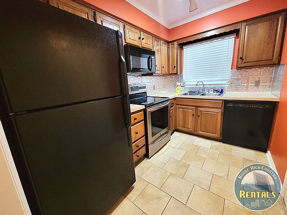 2nd image of 1254 Camelot Ct NE