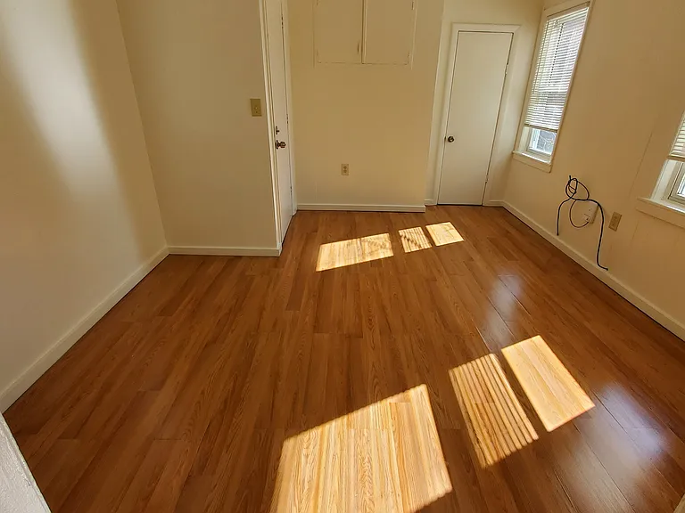 85 1/2 W Hollis St #2 — Photo 3