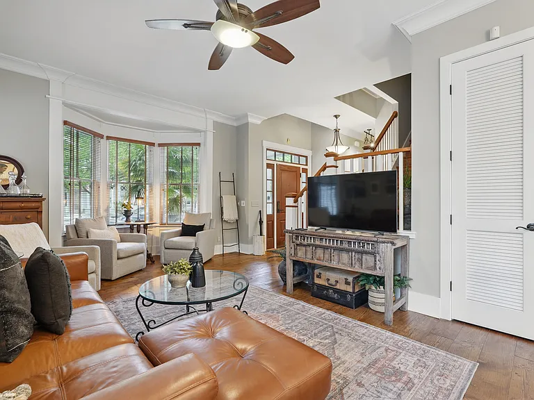 221 E Park Ave — Photo 12