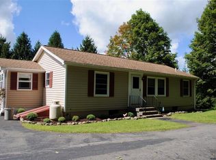 144 Reichards Farm Rd, Poestenkill, NY 12140