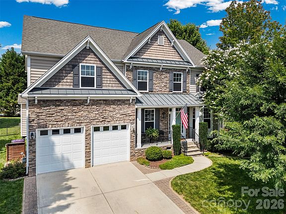 2nd image of 913 Vogel Way