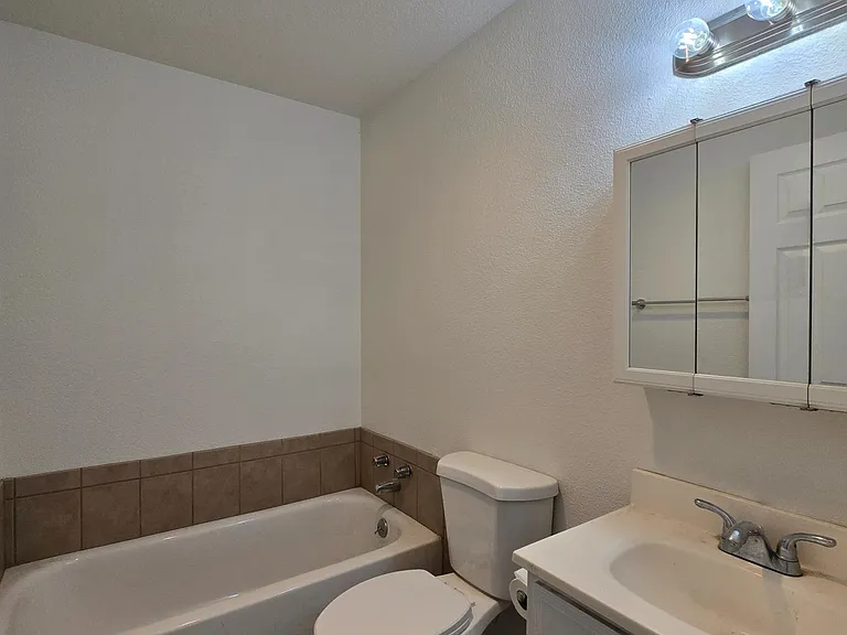 118 Yosemite Cir — Photo 9