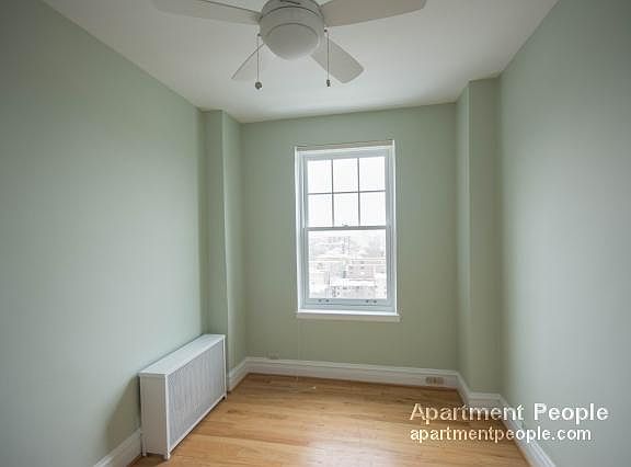 3rd image of 415 W Aldine Ave APT 14A