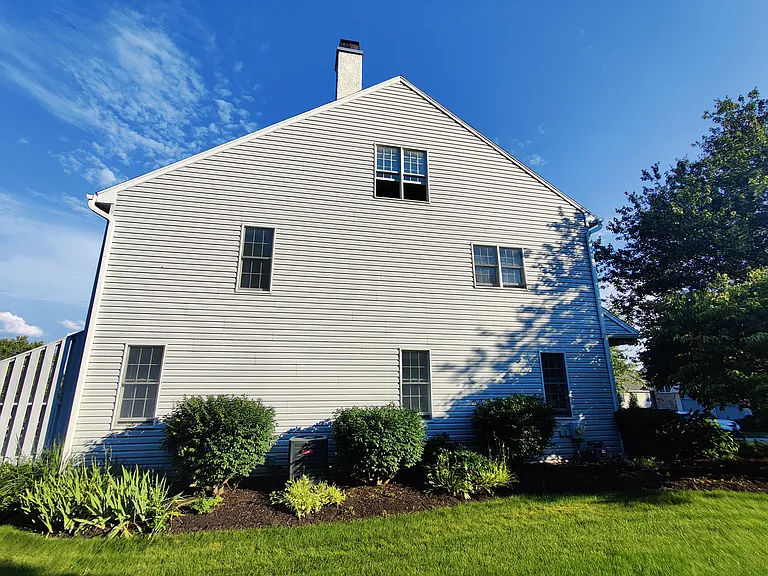 366 Bristol Cir — Photo 4