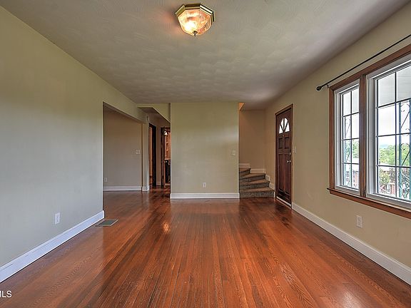 5th image of 265 Wilmeth St