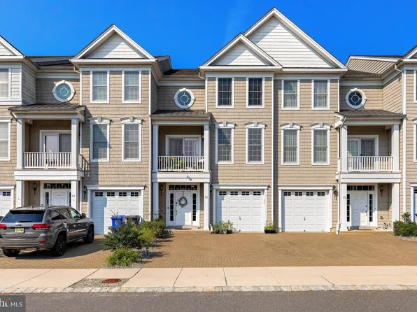 30 Crane Ct, Manahawkin, NJ 08050