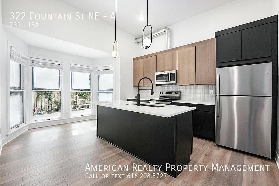322 Fountain St NE — Photo 2