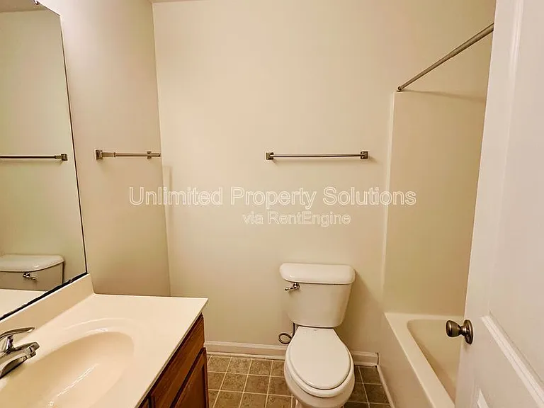 376 S Kerr Ave #302 — Photo 9
