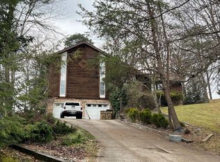 48 Timberturn St, Hurricane, WV 25526