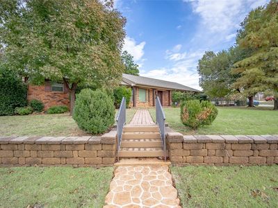303 Woodcrest Dr, Norman, OK, 73071