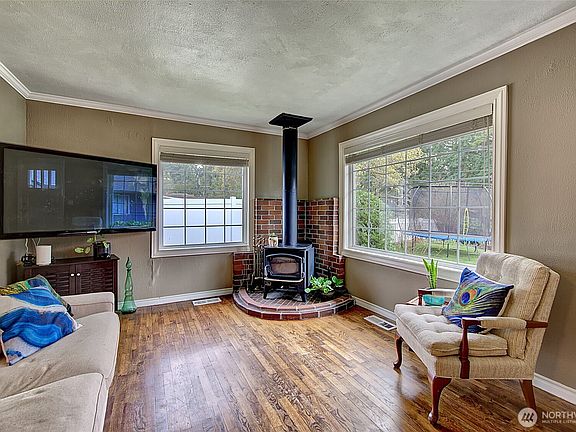 3rd image of 8829 231st Street SW