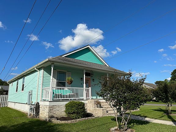 3rd image of 301 W Urquhart St