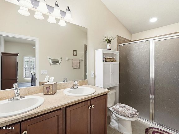 4th image of 3859 Ventnor Dr