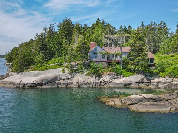 52 Starboard Rock Road, Vinalhaven, ME 04863