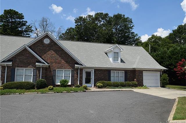 1st image of 687 Carlton Dr APT B