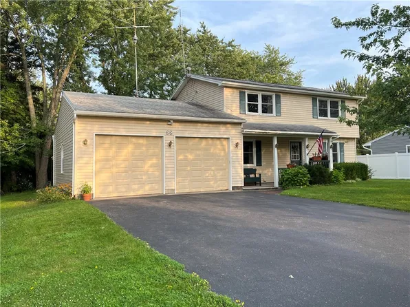 88 Kenwick Dr, Rochester, NY 14623