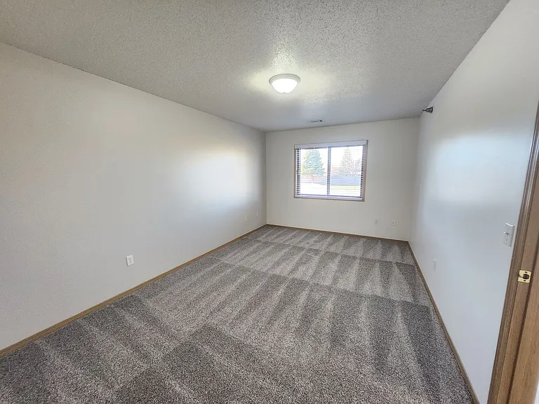 Prairie Gardens Apartments — Photo 9