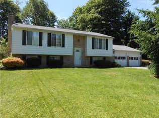 144 Shenango Rd, New Castle, PA 16105