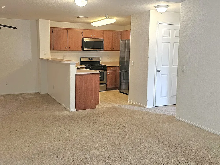 31359 Taylor Ln — Photo 6
