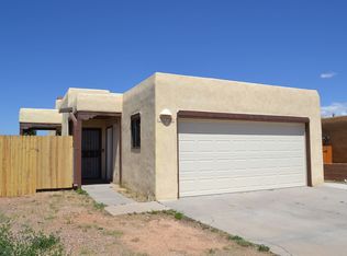 1073 Calle Don Roberto, Santa Fe, NM 87507