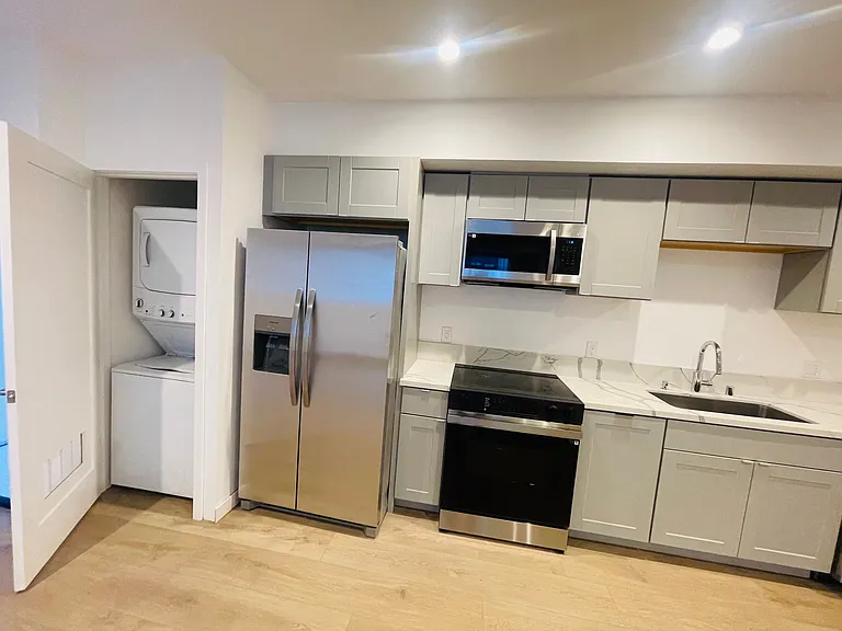 1707 Brockton Ave #14 — Photo 1