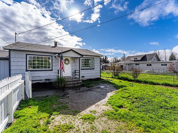 2nd image of 1107 SW Bridge St